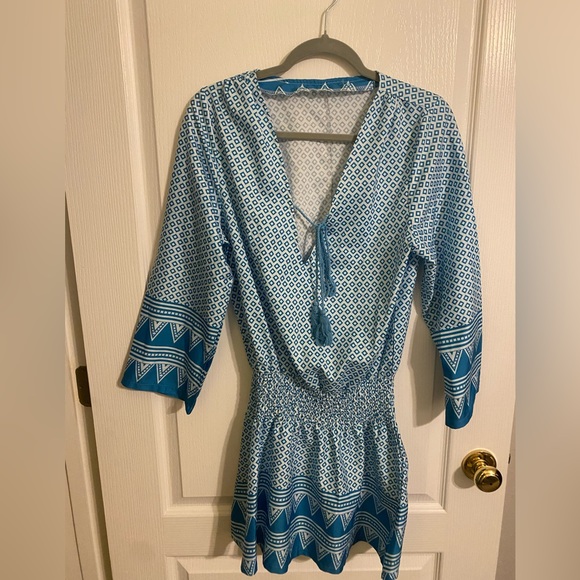 Ladies top/ Turquoise and white tunic - Picture 2 of 4